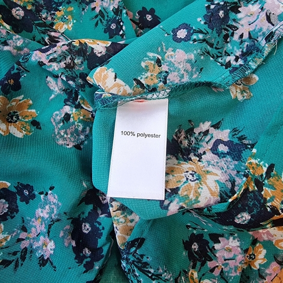 π3/$40 Sale!π Floral Long Sleeve Sheer Blouse - Picture 7 of 8